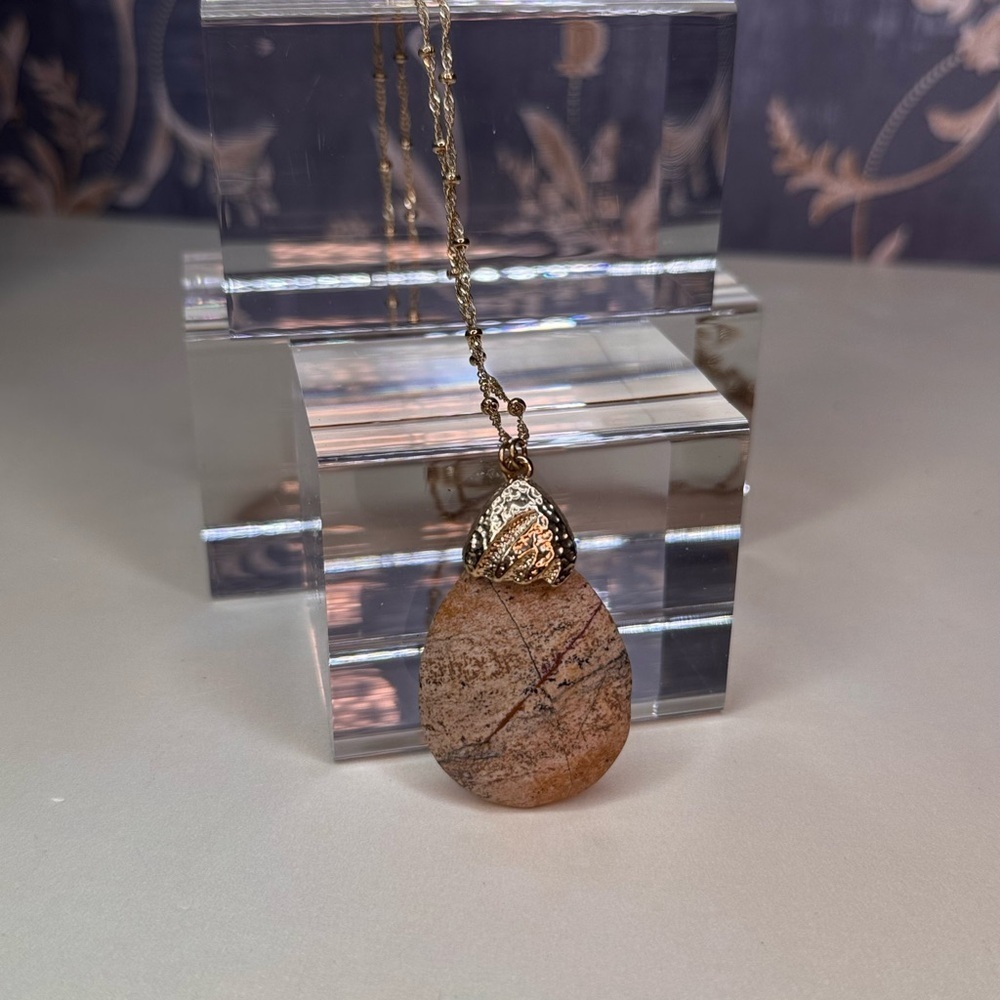 Vintage Gold Toned and Brown Jasper Like Pendant Necklace Lot A69